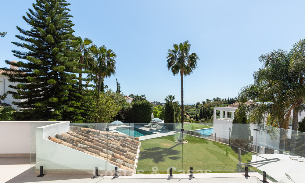 Prachtig gerenoveerde, modern-mediterrane villa met zeezicht te koop in Benahavis - Marbella 798530