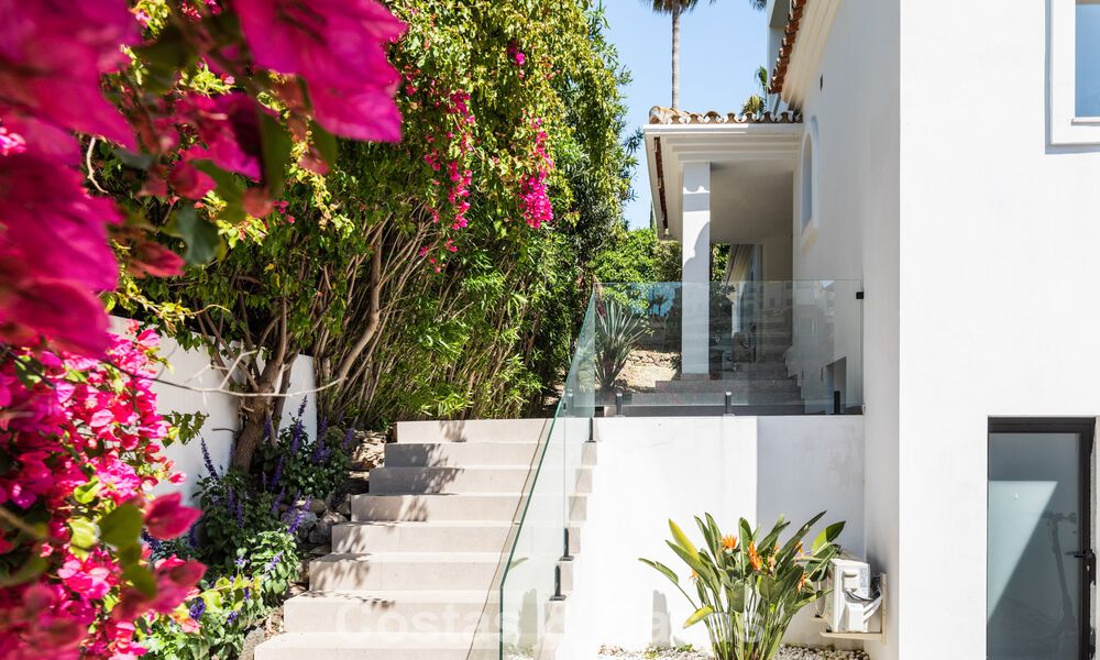 Prachtig gerenoveerde, modern-mediterrane villa met zeezicht te koop in Benahavis - Marbella 798535