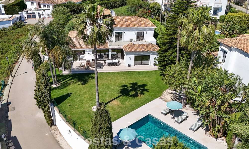 Prachtig gerenoveerde, modern-mediterrane villa met zeezicht te koop in Benahavis - Marbella 798543