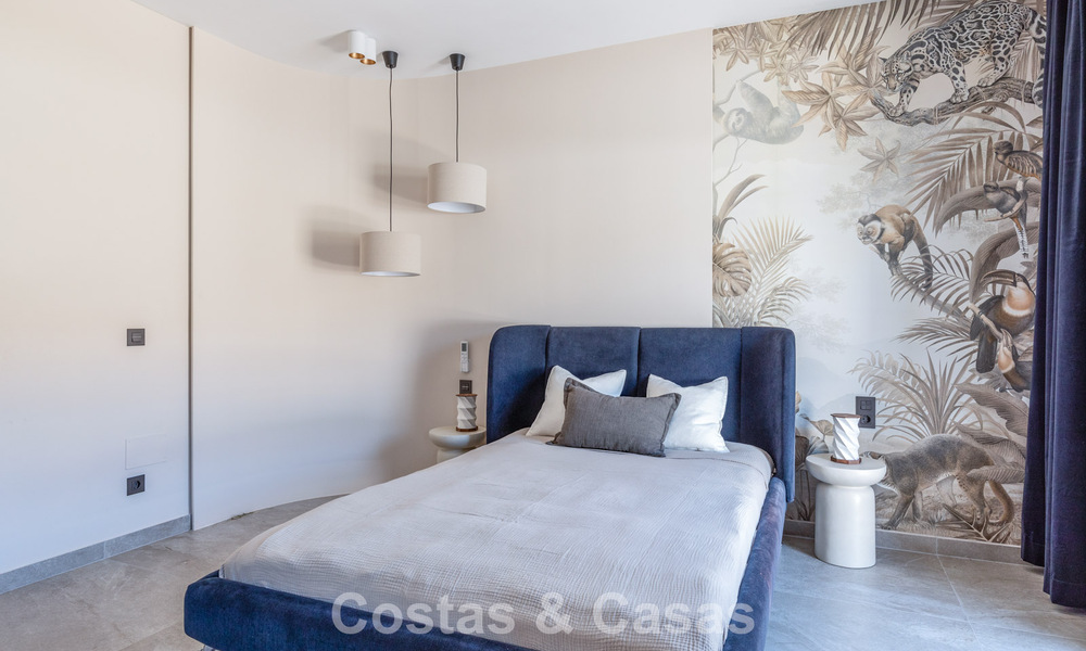 Prachtig gerenoveerde, modern-mediterrane villa met zeezicht te koop in Benahavis - Marbella 798547
