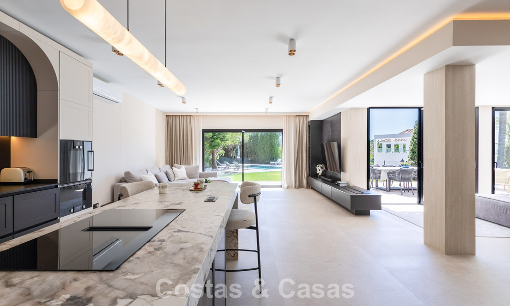 Prachtig gerenoveerde, modern-mediterrane villa met zeezicht te koop in Benahavis - Marbella 798556