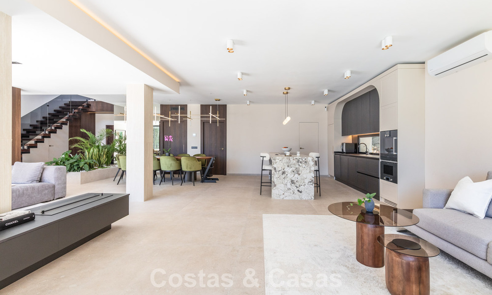 Prachtig gerenoveerde, modern-mediterrane villa met zeezicht te koop in Benahavis - Marbella 798558
