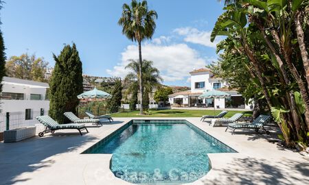 Prachtig gerenoveerde, modern-mediterrane villa met zeezicht te koop in Benahavis - Marbella 798565