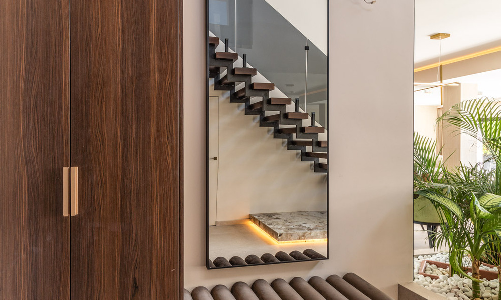 Prachtig gerenoveerde, modern-mediterrane villa met zeezicht te koop in Benahavis - Marbella 798572