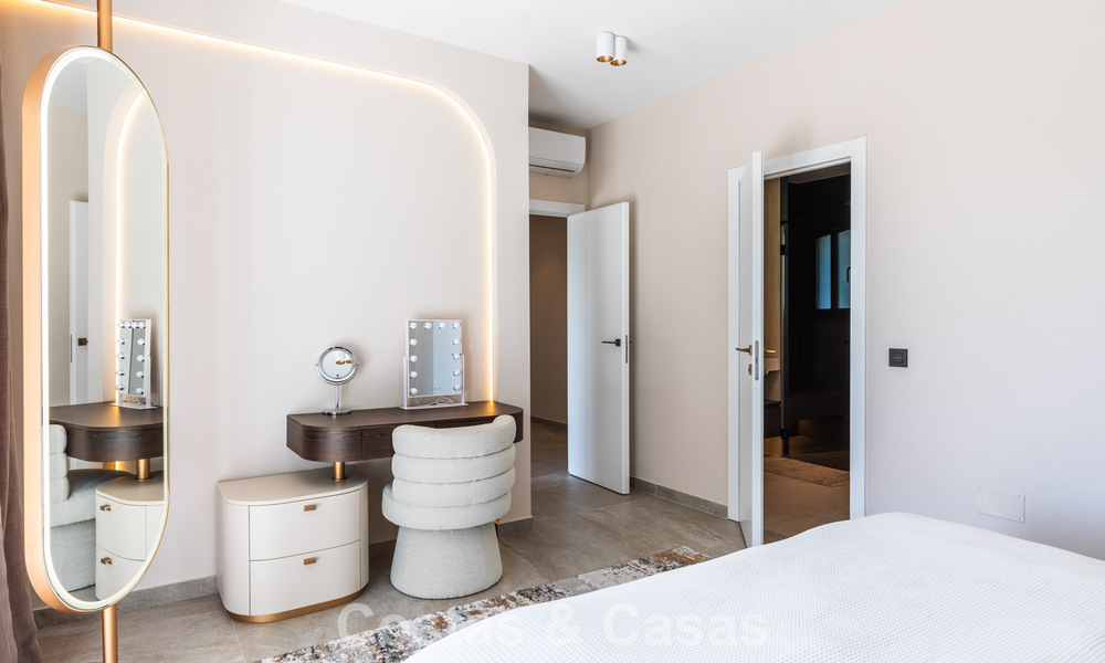 Prachtig gerenoveerde, modern-mediterrane villa met zeezicht te koop in Benahavis - Marbella 798577