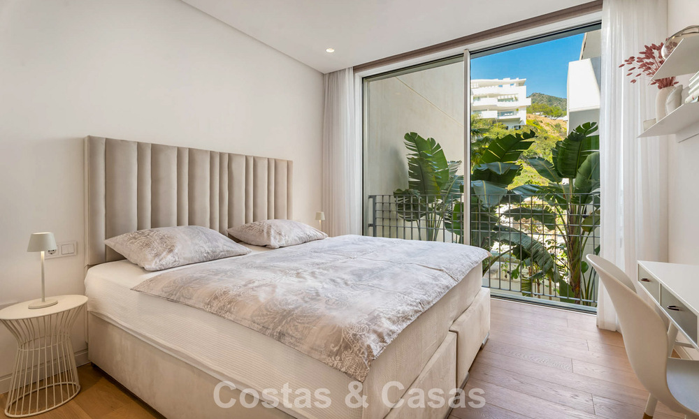Modernistisch luxe appartement te koop met zeezicht in een boutique complex in de heuvels nabij Marbella stad 798598