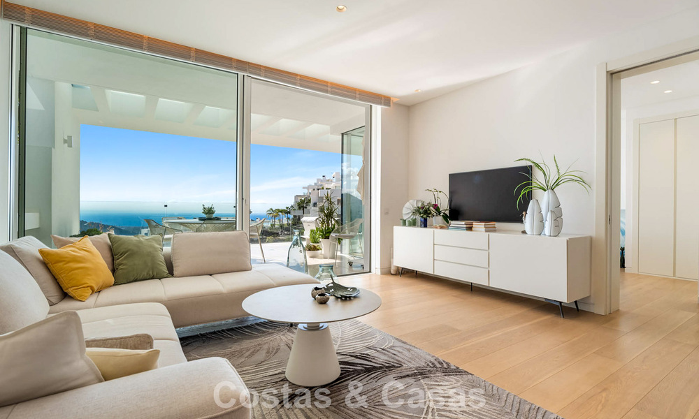 Modernistisch luxe appartement te koop met zeezicht in een boutique complex in de heuvels nabij Marbella stad 798605