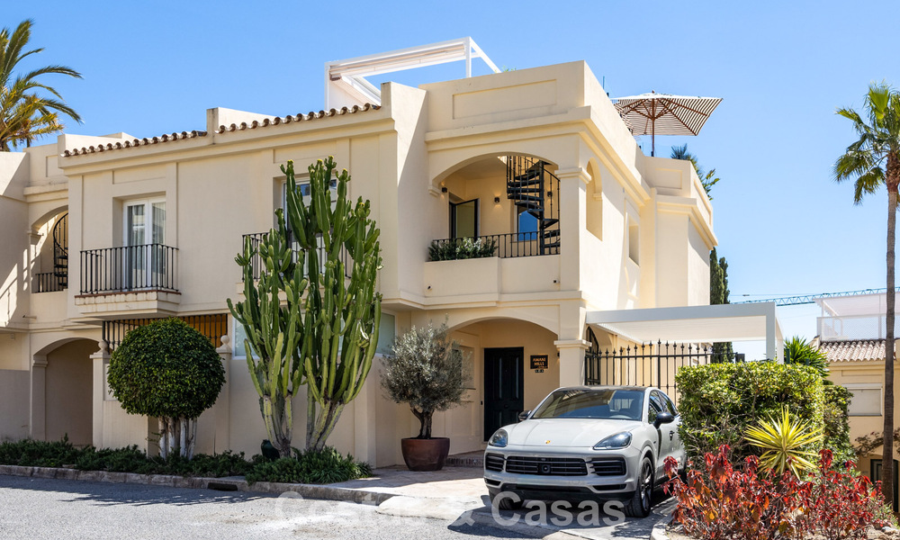 Luxe design townhouse met panoramisch zeezicht te koop in La Quinta, Marbella - Benahavis 798609