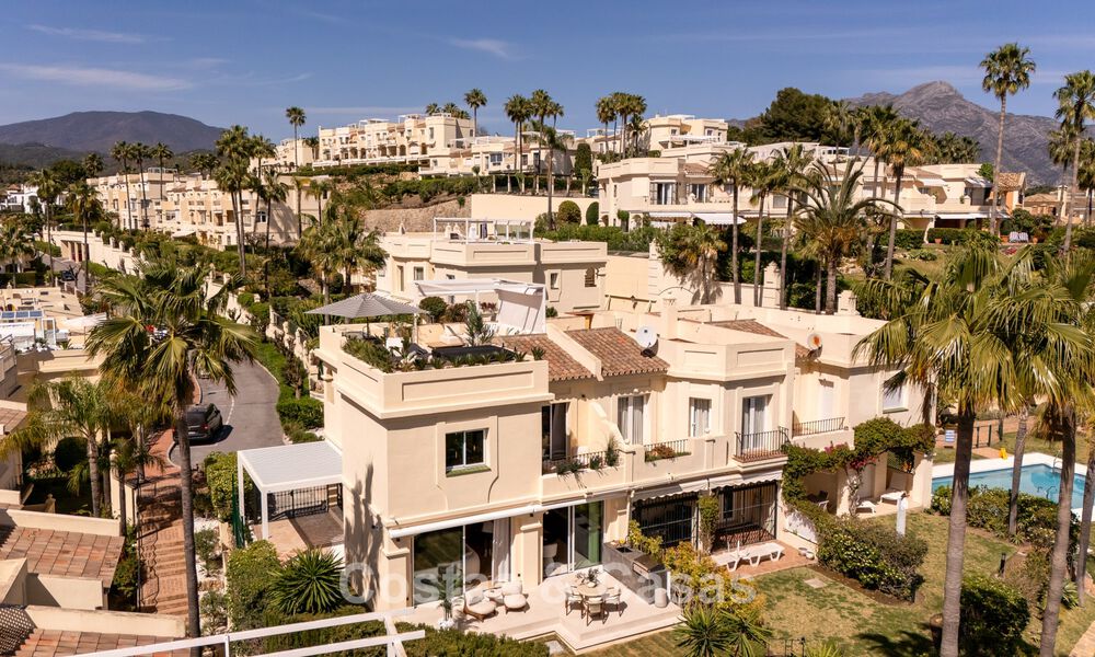 Luxe design townhouse met panoramisch zeezicht te koop in La Quinta, Marbella - Benahavis 798613