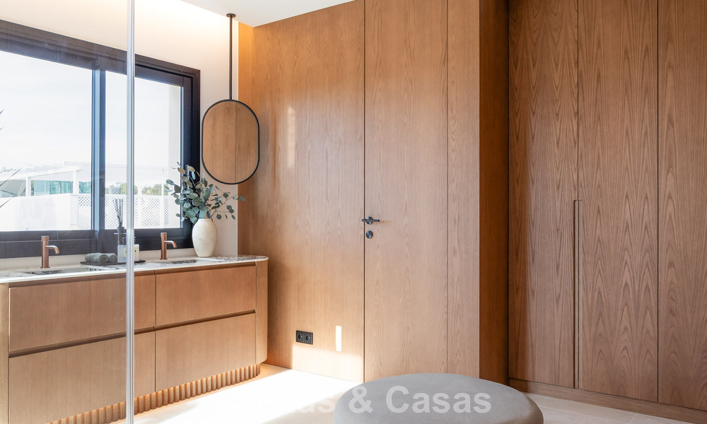 Luxe design townhouse met panoramisch zeezicht te koop in La Quinta, Marbella - Benahavis 798618