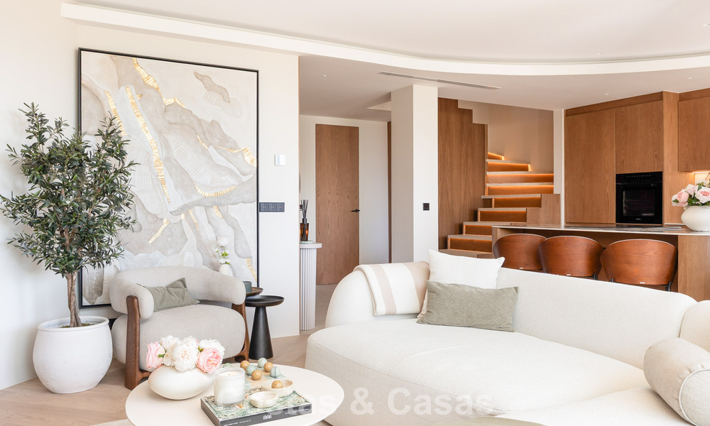 Luxe design townhouse met panoramisch zeezicht te koop in La Quinta, Marbella - Benahavis 798632