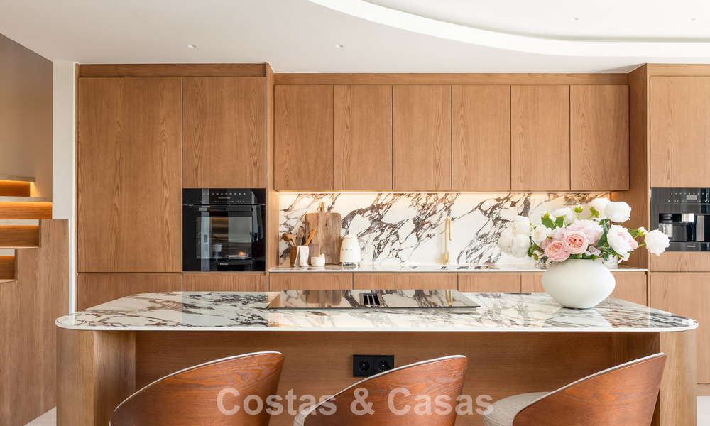 Luxe design townhouse met panoramisch zeezicht te koop in La Quinta, Marbella - Benahavis 798634