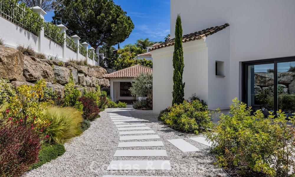 Instapklare, eigentijds-mediterrane nieuwe luxevilla te koop in een golfwijk van Marbella - Benahavis 798702