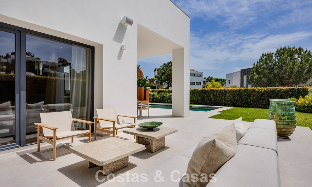 Instapklare, eigentijds-mediterrane nieuwe luxevilla te koop in een golfwijk van Marbella - Benahavis 798713