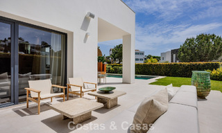 Instapklare, eigentijds-mediterrane nieuwe luxevilla te koop in een golfwijk van Marbella - Benahavis 798713 