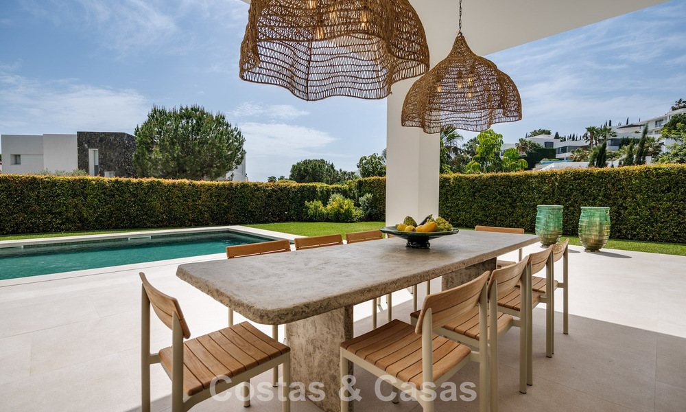 Instapklare, eigentijds-mediterrane nieuwe luxevilla te koop in een golfwijk van Marbella - Benahavis 798714