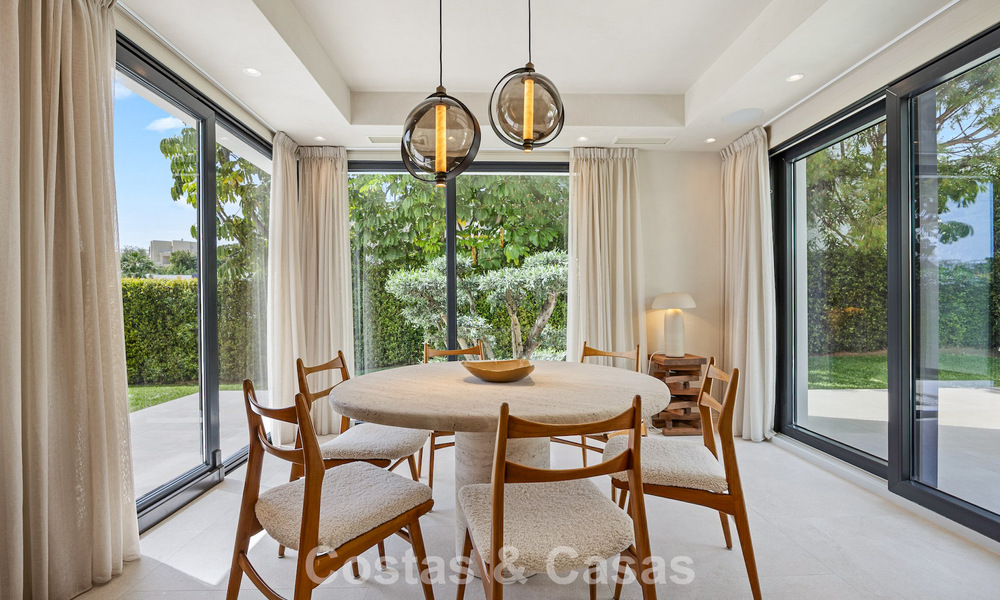 Instapklare, eigentijds-mediterrane nieuwe luxevilla te koop in een golfwijk van Marbella - Benahavis 798721