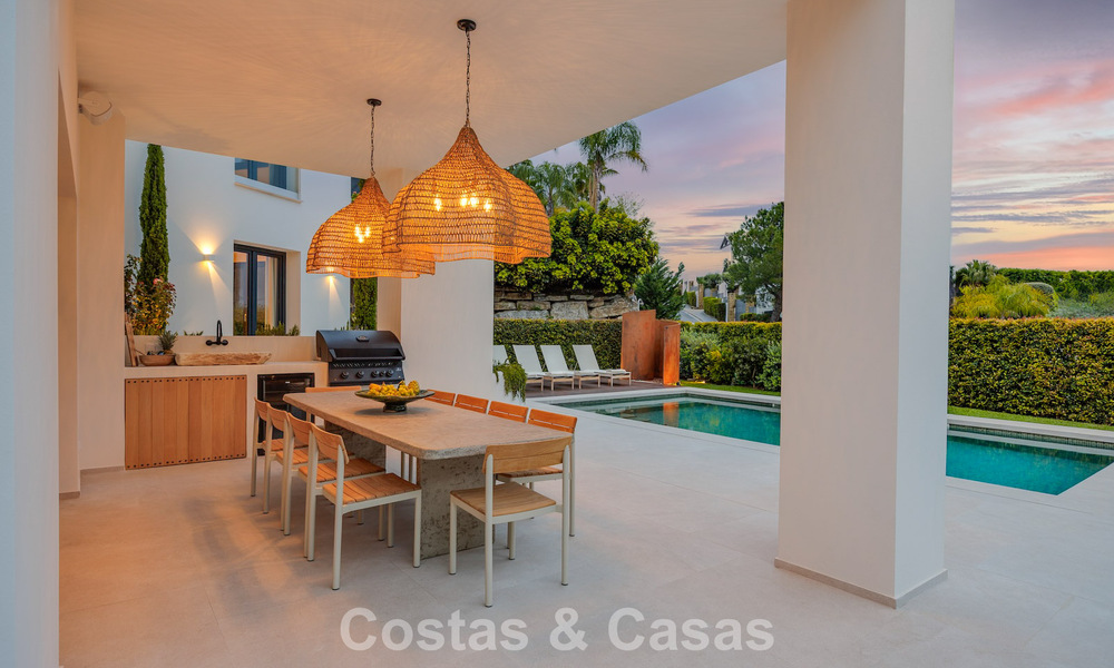 Instapklare, eigentijds-mediterrane nieuwe luxevilla te koop in een golfwijk van Marbella - Benahavis 798738