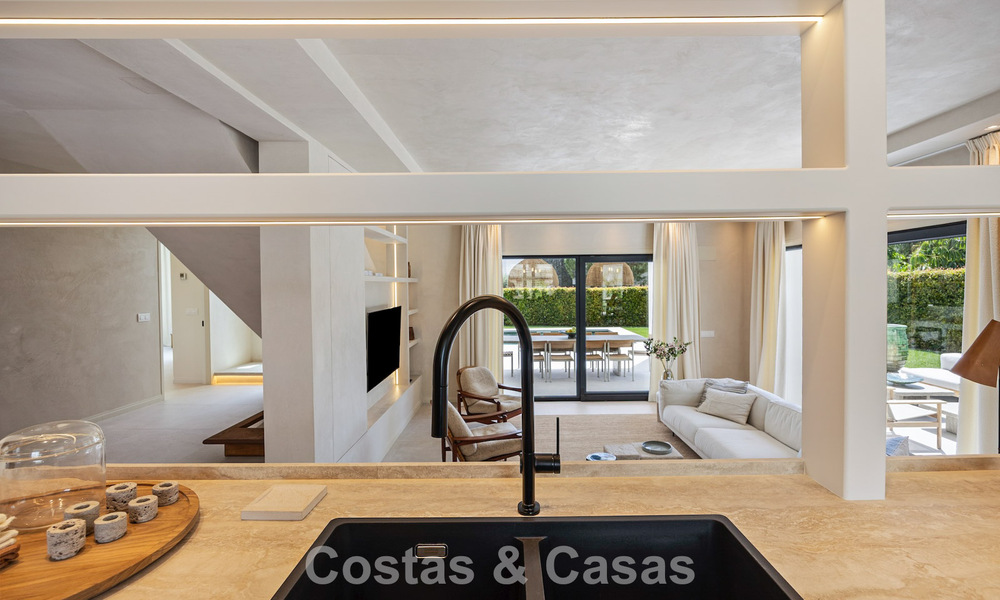 Instapklare, eigentijds-mediterrane nieuwe luxevilla te koop in een golfwijk van Marbella - Benahavis 798745