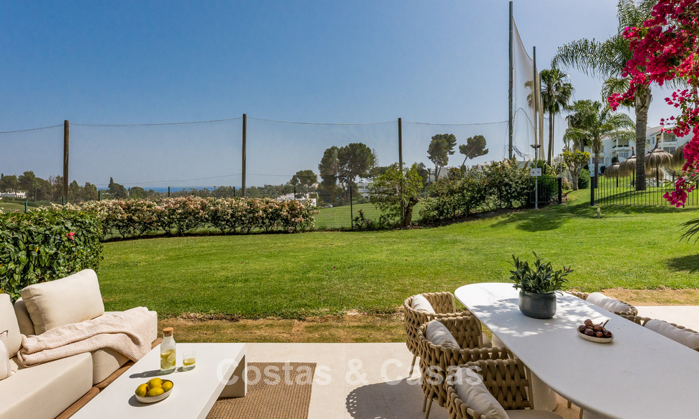 Stijlvol gemoderniseerd appartement te koop, eerstelijns Aloha Golf in Nueva Andalucia, Marbella 798765