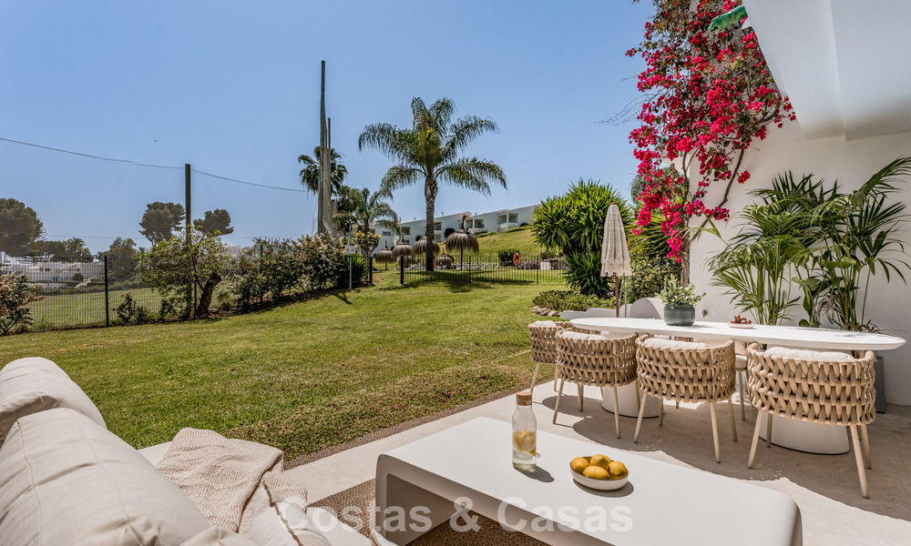 Stijlvol gemoderniseerd appartement te koop, eerstelijns Aloha Golf in Nueva Andalucia, Marbella 798775