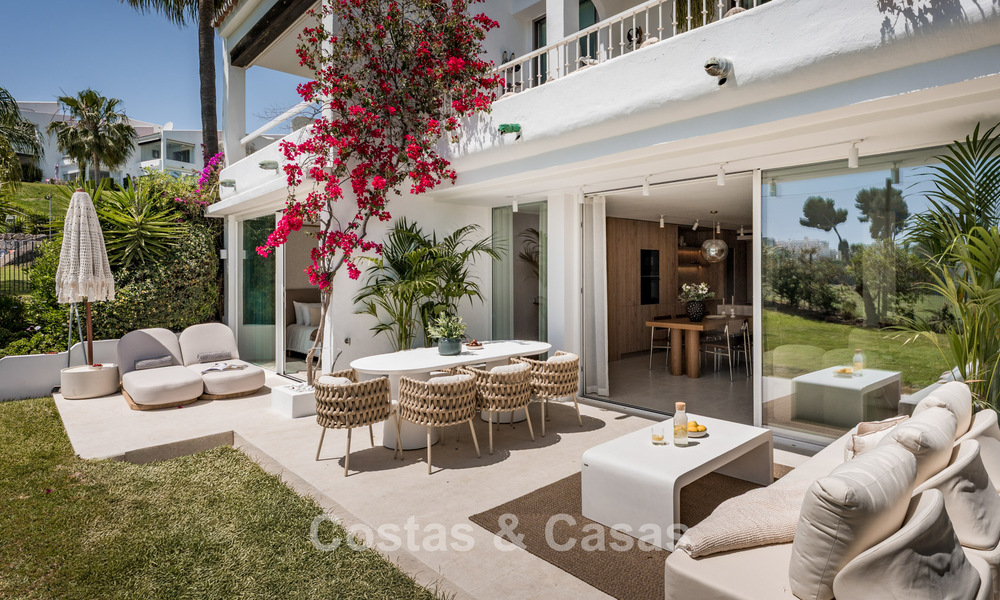 Stijlvol gemoderniseerd appartement te koop, eerstelijns Aloha Golf in Nueva Andalucia, Marbella 798777
