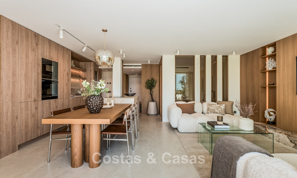 Stijlvol gemoderniseerd appartement te koop, eerstelijns Aloha Golf in Nueva Andalucia, Marbella 798780