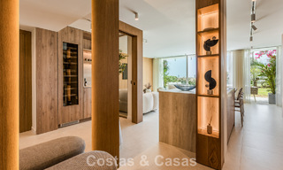Stijlvol gemoderniseerd appartement te koop, eerstelijns Aloha Golf in Nueva Andalucia, Marbella 798794 