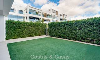 Modern tuinappartement te koop op loopafstand v/h strand o/d New Golden Mile tussen Marbella en Estepona 798807 