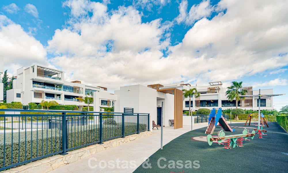 Modern tuinappartement te koop op loopafstand v/h strand o/d New Golden Mile tussen Marbella en Estepona 798808