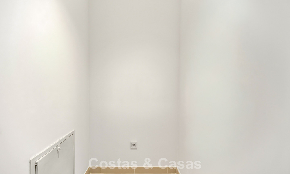 Modern tuinappartement te koop op loopafstand v/h strand o/d New Golden Mile tussen Marbella en Estepona 798817