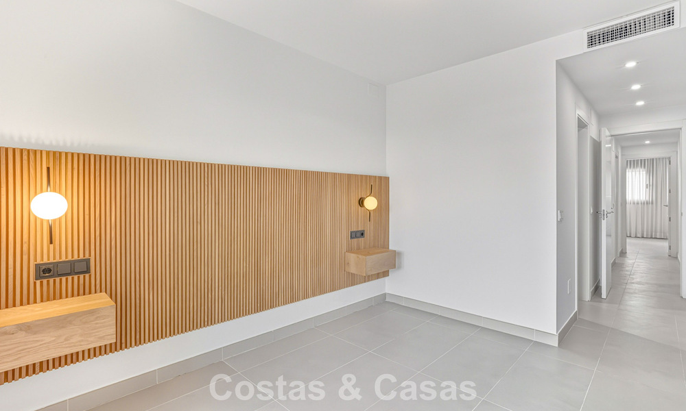 Modern tuinappartement te koop op loopafstand v/h strand o/d New Golden Mile tussen Marbella en Estepona 798818