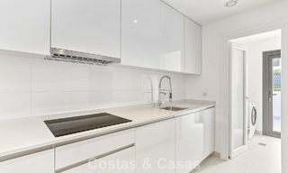 Modern tuinappartement te koop op loopafstand v/h strand o/d New Golden Mile tussen Marbella en Estepona 798820 