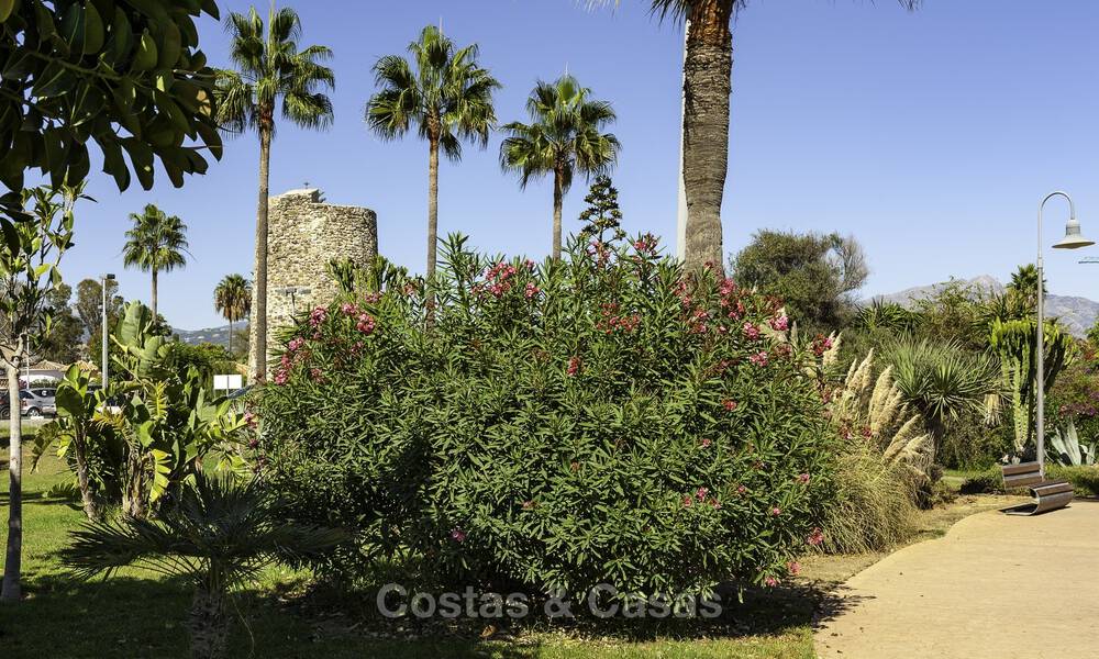 Modern tuinappartement te koop op loopafstand v/h strand o/d New Golden Mile tussen Marbella en Estepona 798914