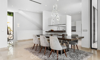 Modern-hedendaagse villa met panoramisch zeezicht te koop in een begeerde golfwijk in Marbella - Benahavis 798863 