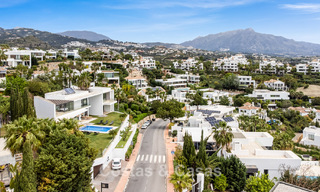 Modern-hedendaagse villa met panoramisch zeezicht te koop in een begeerde golfwijk in Marbella - Benahavis 798886 