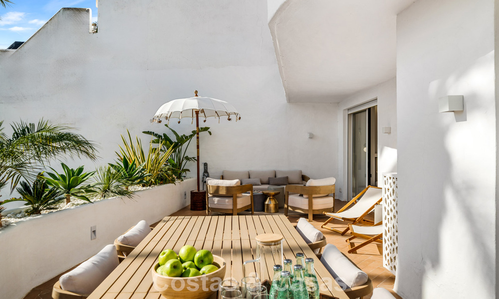 Instapklaar en eigentijds volledig gerenoveerd appartement te koop in Nueva Andalucia, Marbella 798892