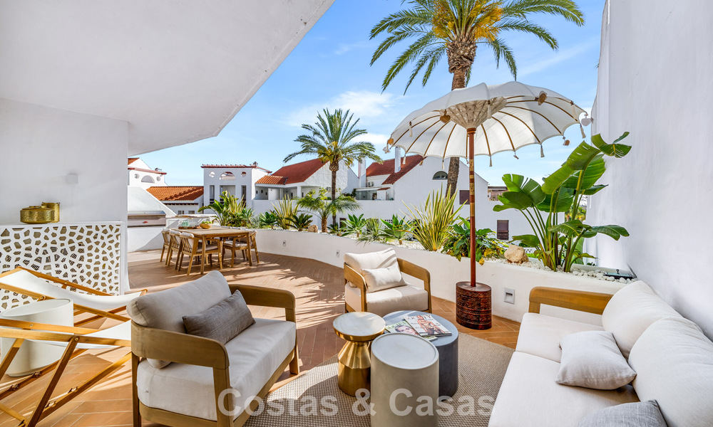 Instapklaar en eigentijds volledig gerenoveerd appartement te koop in Nueva Andalucia, Marbella 798894