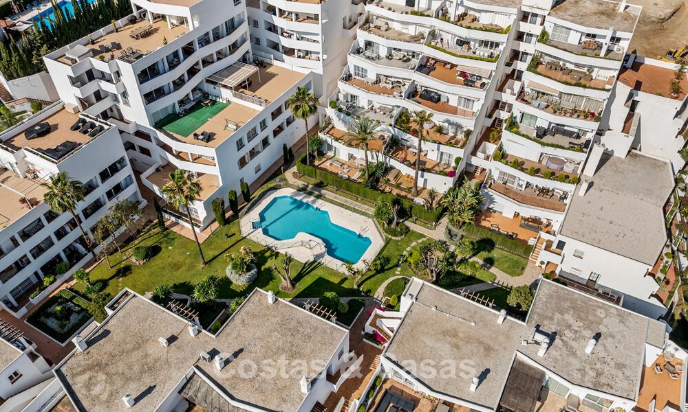 Instapklaar en eigentijds volledig gerenoveerd appartement te koop in Nueva Andalucia, Marbella 798896