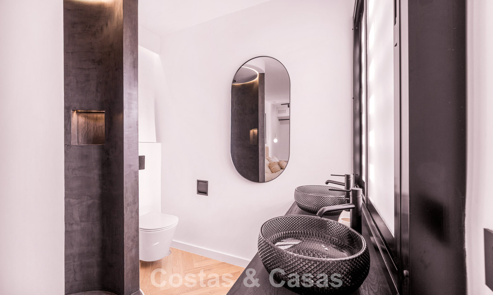 Instapklaar en eigentijds volledig gerenoveerd appartement te koop in Nueva Andalucia, Marbella 798904
