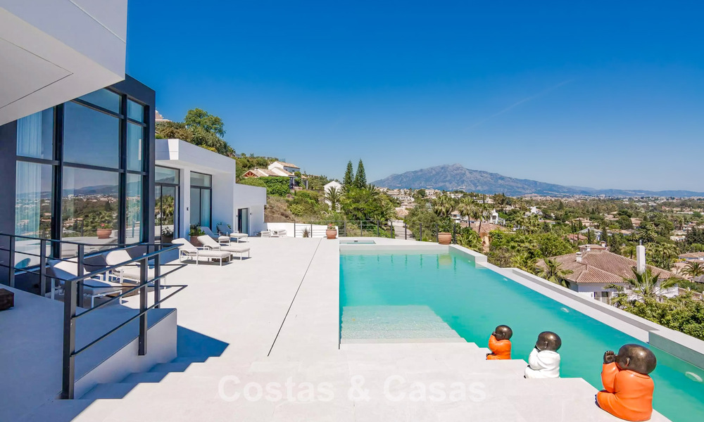 Geavanceerde luxevilla met panoramisch zeezicht te koop in de heuvels van Marbella - Benahavis 798933