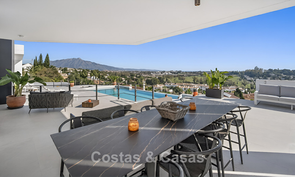 Geavanceerde luxevilla met panoramisch zeezicht te koop in de heuvels van Marbella - Benahavis 798959