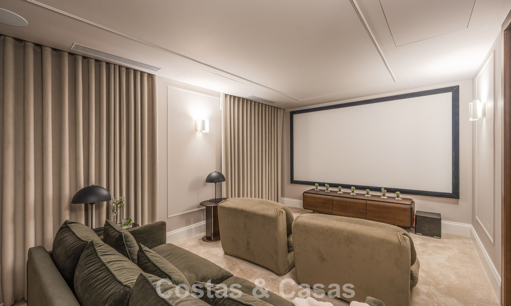 Royale villa in een eigentijdse, Mediterrane bouwstijl te koop in een afgeschermde urbanisatie in Marbella - Benahavis 799061