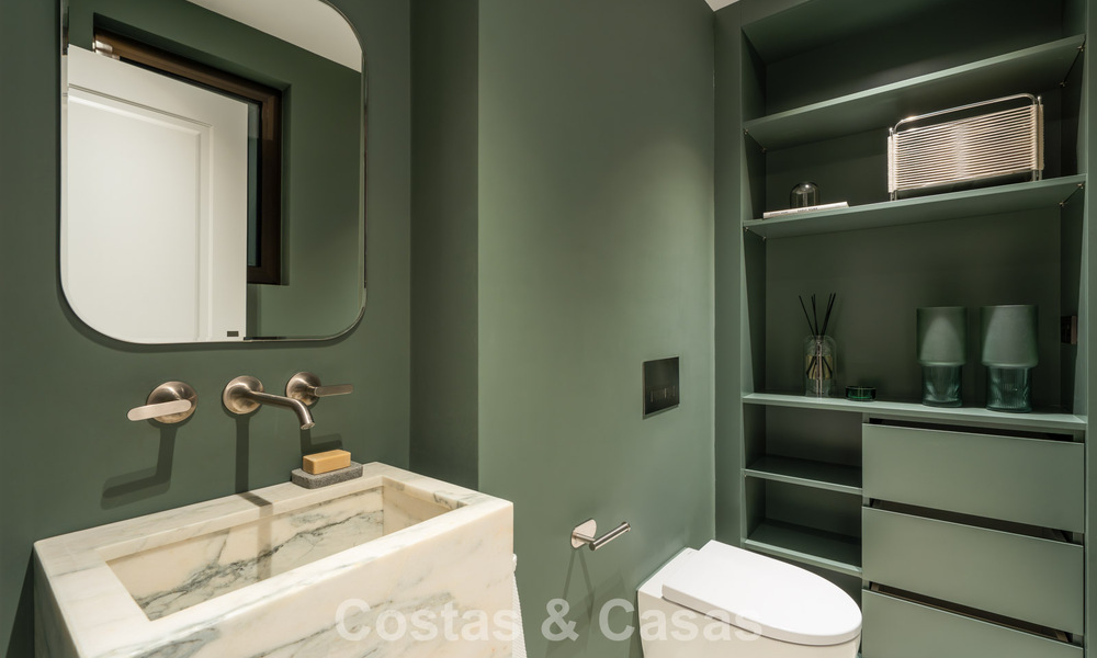 Royale villa in een eigentijdse, Mediterrane bouwstijl te koop in een afgeschermde urbanisatie in Marbella - Benahavis 799065