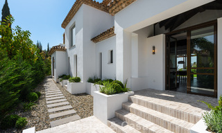 Royale villa in een eigentijdse, Mediterrane bouwstijl te koop in een afgeschermde urbanisatie in Marbella - Benahavis 799066 