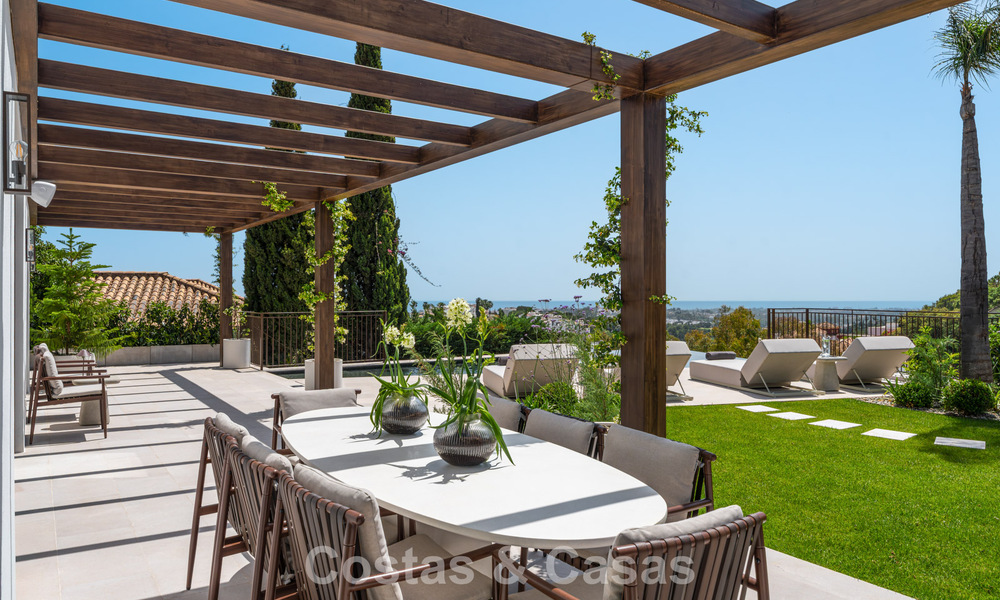 Royale villa in een eigentijdse, Mediterrane bouwstijl te koop in een afgeschermde urbanisatie in Marbella - Benahavis 799080