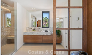 Instapklare, hedendaagse Mediterrane villa te koop grenzend aan de golfbaan van Las Brisas in Nueva Andalucia, Marbella 799109 