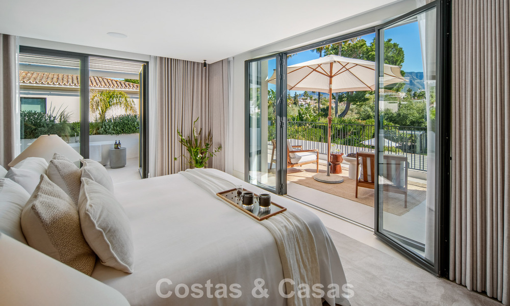 Instapklare, hedendaagse Mediterrane villa te koop grenzend aan de golfbaan van Las Brisas in Nueva Andalucia, Marbella 799117