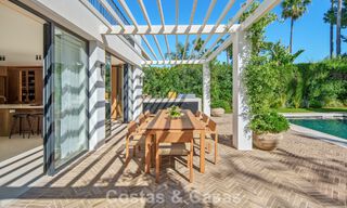 Instapklare, hedendaagse Mediterrane villa te koop grenzend aan de golfbaan van Las Brisas in Nueva Andalucia, Marbella 799120 