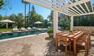 Instapklare, hedendaagse Mediterrane villa te koop grenzend aan de golfbaan van Las Brisas in Nueva Andalucia, Marbella 799122 